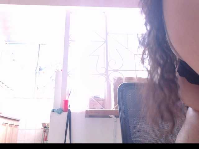 adelen-smith live cam profile