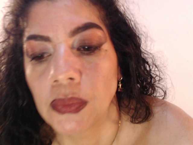 adelen-smith's BongaCams show and profile