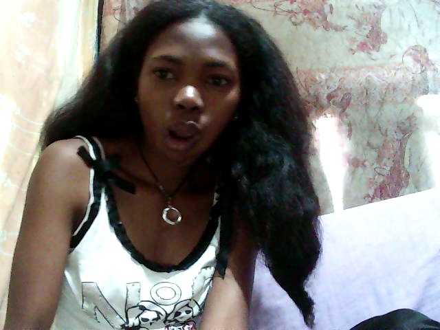 chrispriscilla's BongaCams show and profile