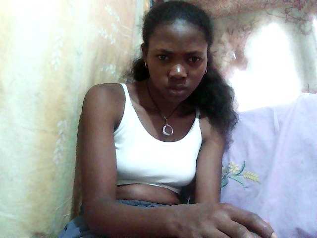 chrispriscilla's BongaCams show and profile