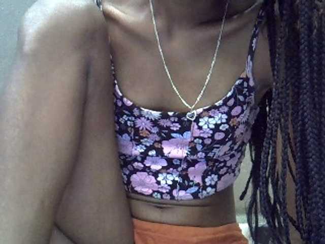 chrispriscilla's BongaCams show and profile