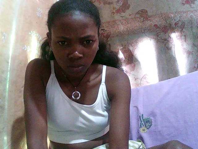 chrispriscilla's BongaCams show and profile