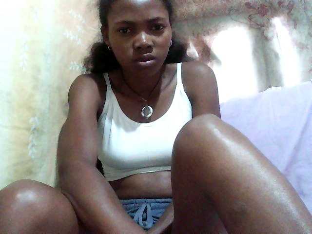 chrispriscilla's BongaCams show and profile