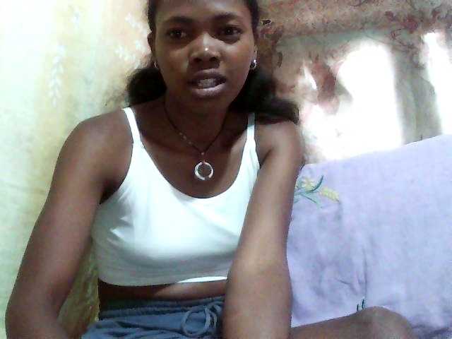 chrispriscilla's BongaCams show and profile