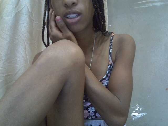 chrispriscilla's BongaCams show and profile