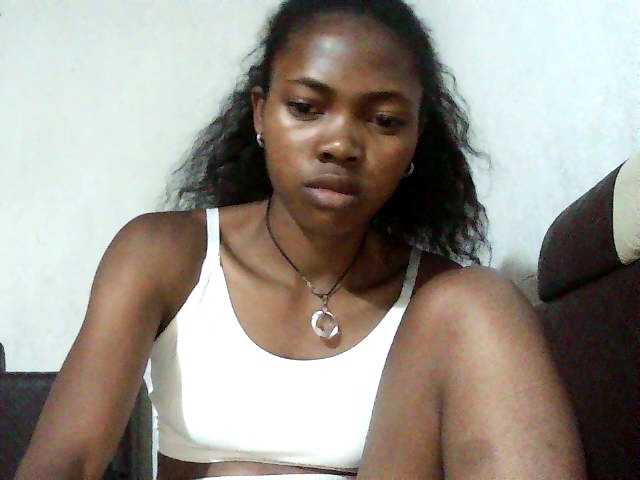 chrispriscilla's BongaCams show and profile