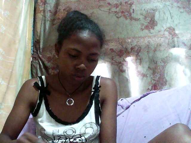 chrispriscilla's BongaCams show and profile