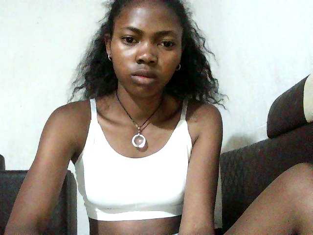 chrispriscilla's BongaCams show and profile