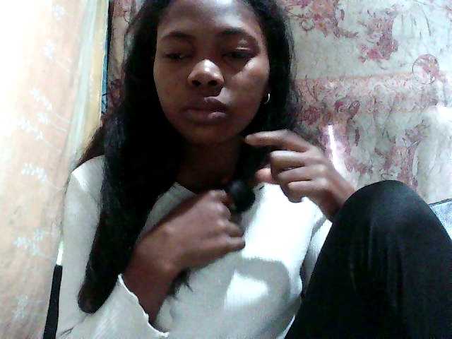 chrispriscilla's BongaCams show and profile