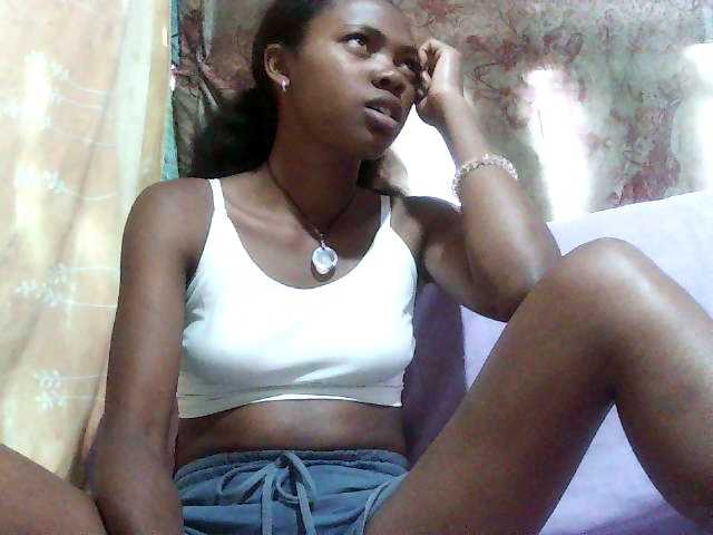 chrispriscilla's BongaCams show and profile