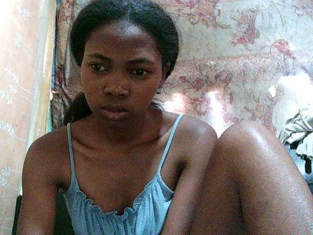 chrispriscilla's BongaCams show and profile