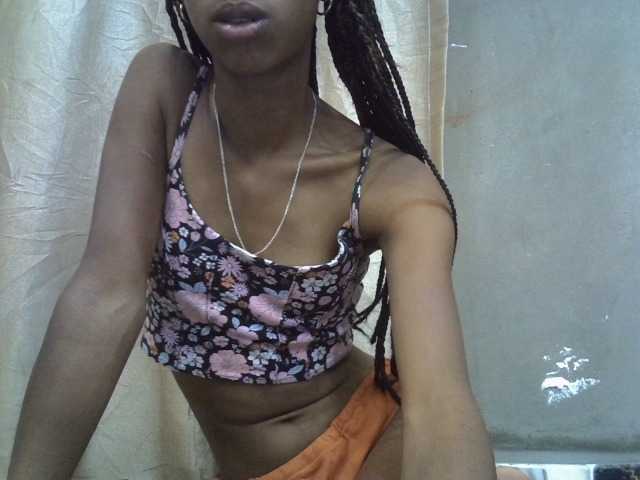 chrispriscilla's BongaCams show and profile