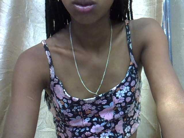 chrispriscilla's BongaCams show and profile