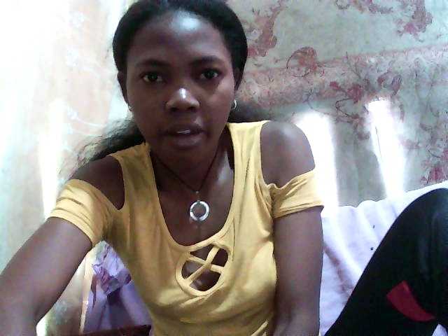 chrispriscilla's BongaCams show and profile