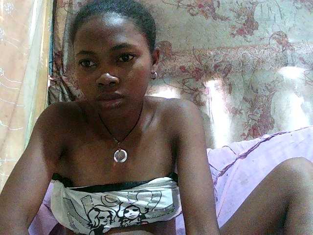 chrispriscilla's BongaCams show and profile