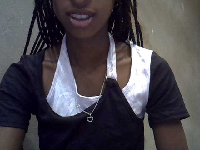 chrispriscilla's BongaCams show and profile