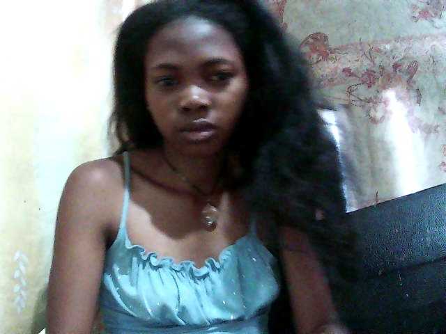 chrispriscilla's BongaCams show and profile