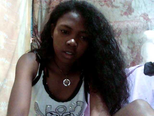 chrispriscilla's BongaCams show and profile