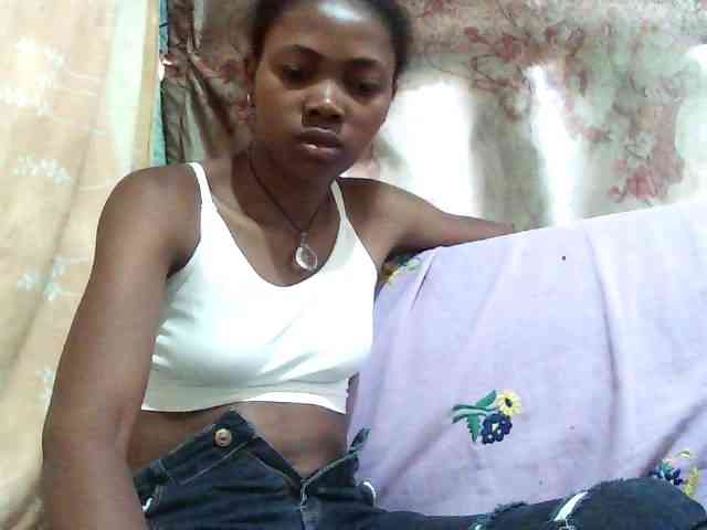 chrispriscilla Live Webcam on BongaCams