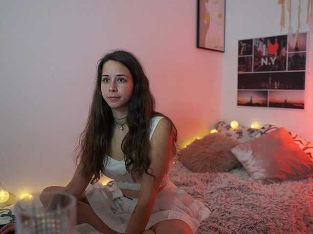 Dinacaguimbal's BongaCams show and profile