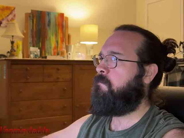 BeardedFanstasyDaddy BeardedFanstasyDaddy