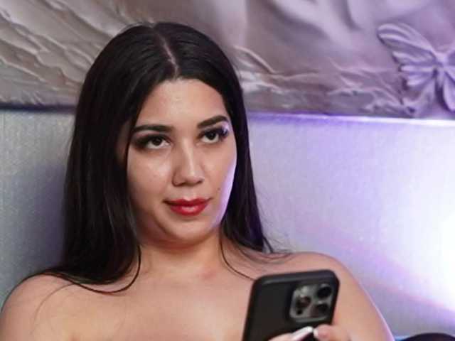 JuliaCoral's BongaCams show and profile