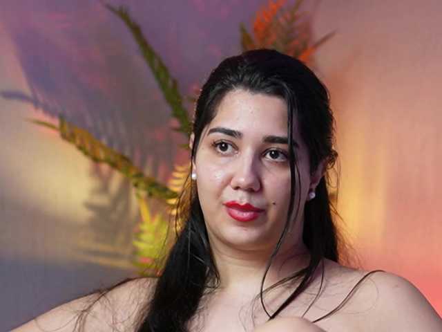 JuliaCoral live cam profile