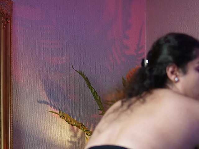 JuliaCoral's BongaCams show and profile