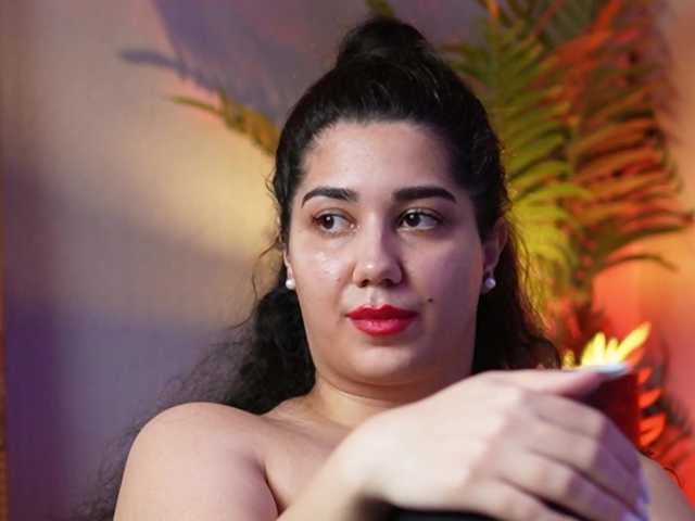 JuliaCoral's BongaCams show and profile