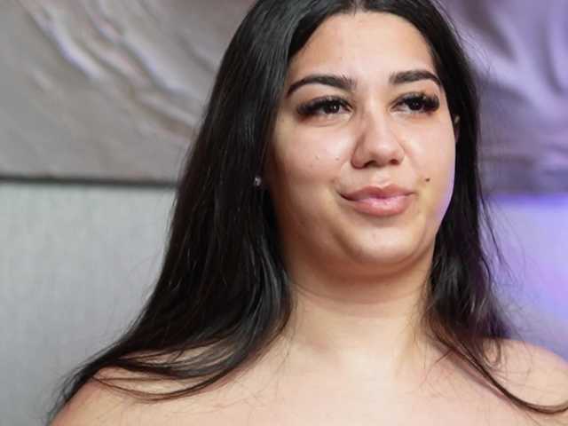 JuliaCoral's BongaCams show and profile