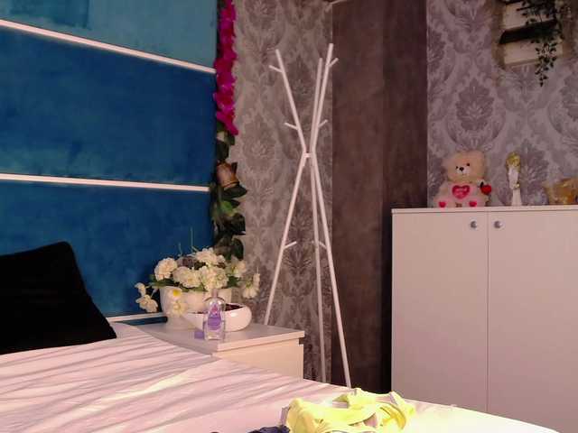 HaliaGlass – webcam model profile photo