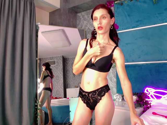 HaliaGlass's BongaCams show and profile