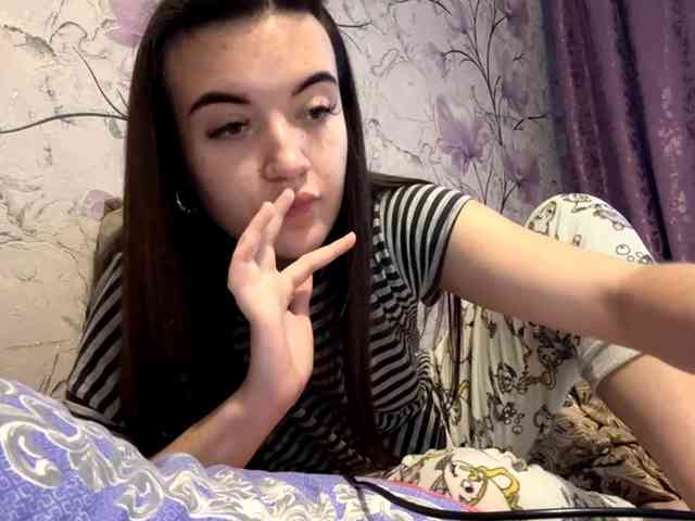 GeorgetteBrinda webcam