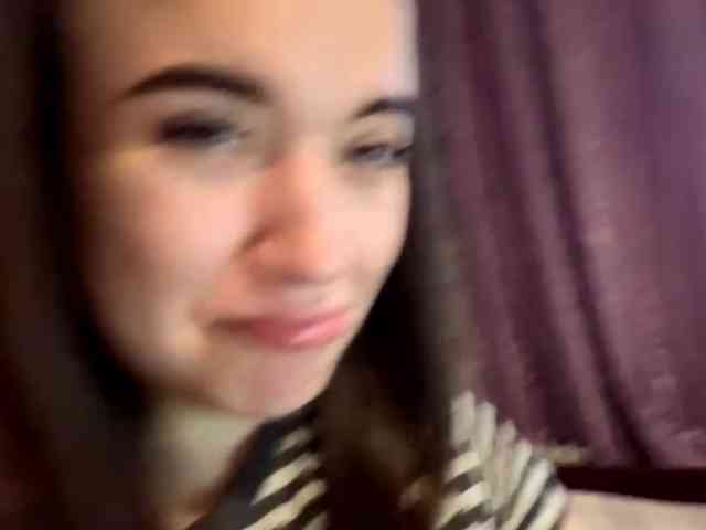 GeorgetteBrinda webcam