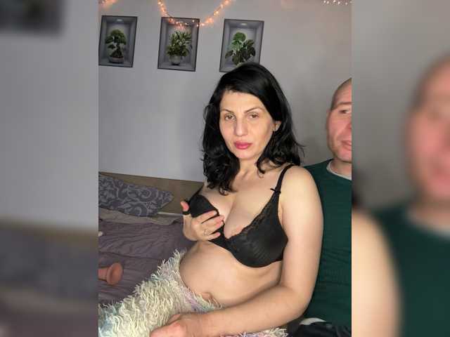 Irina423's BongaCams show and profile