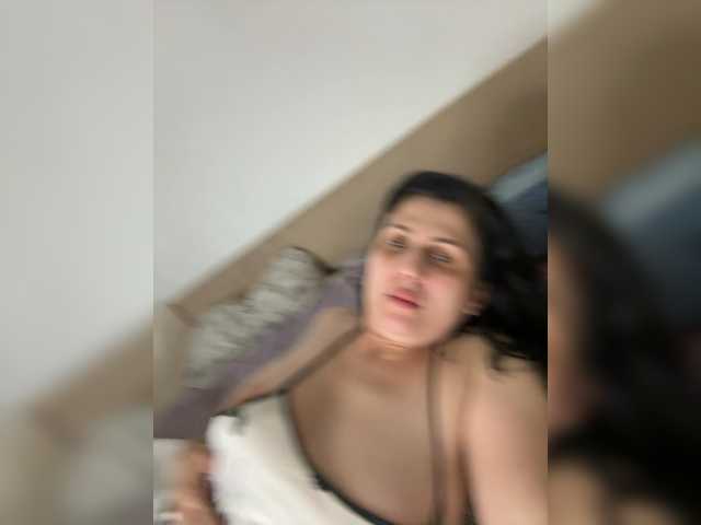 Irina423's BongaCams show and profile