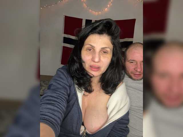 Irina423's BongaCams show and profile