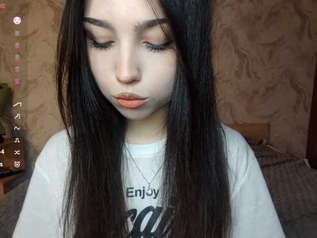 MeghanEberting's BongaCams show and profile