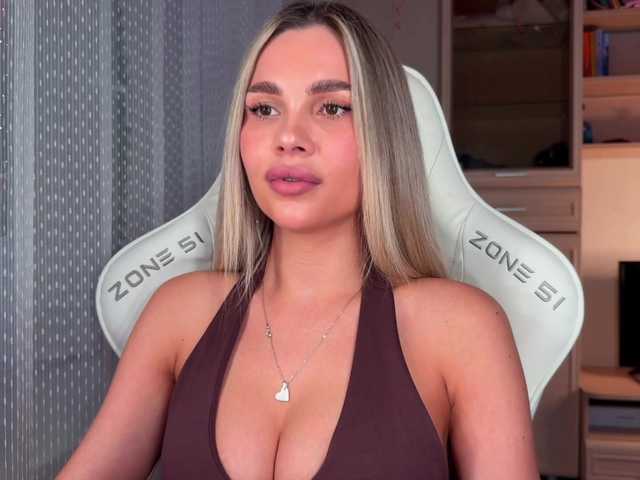 AlexaRayS's BongaCams show and profile