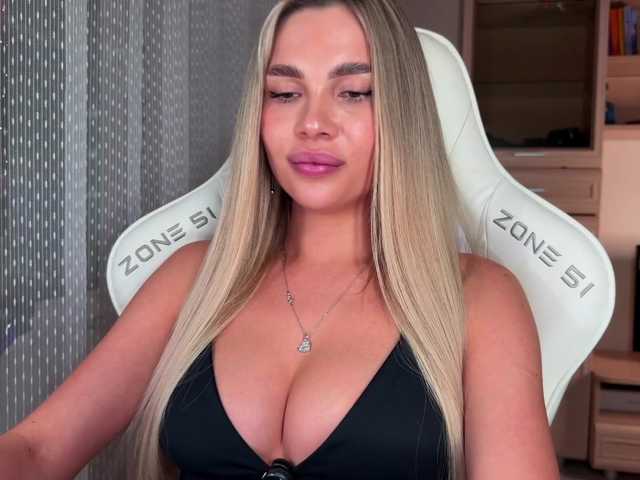 AlexaRayS's BongaCams show and profile