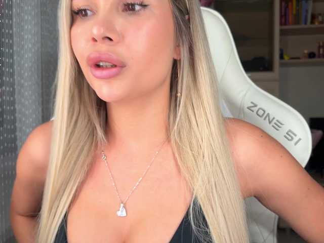 go to chat with AlexaRays