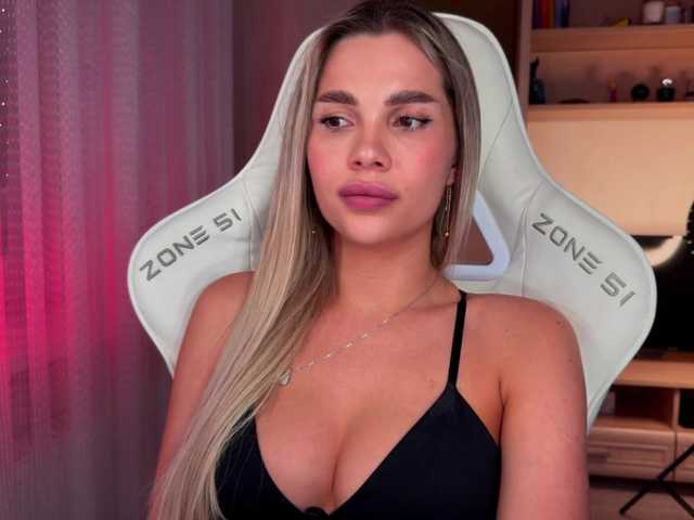AlexaRayS's BongaCams show and profile