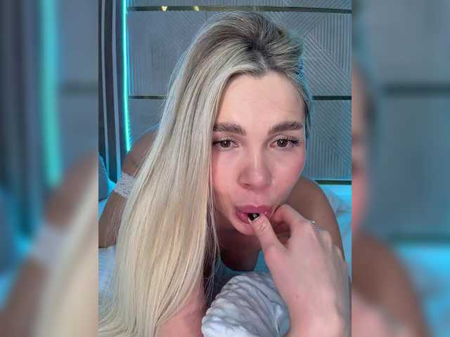 go to chat with AlexaRays