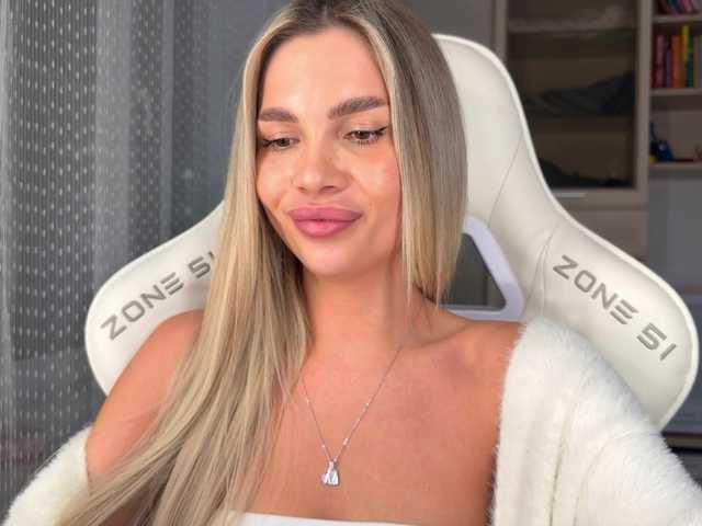 AlexaRayS's BongaCams show and profile