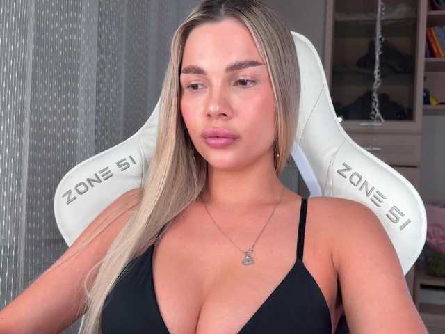 AlexaRayS's BongaCams show and profile