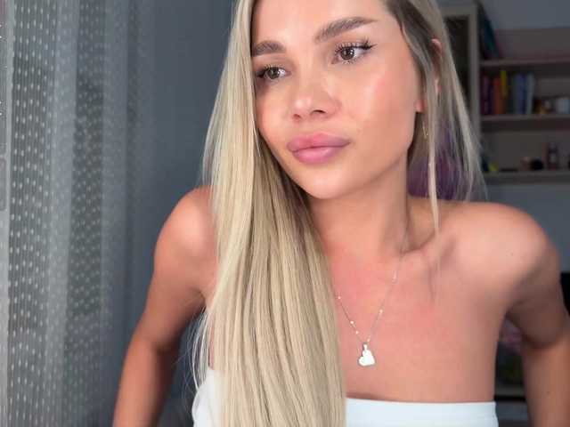 AlexaRayS's BongaCams show and profile