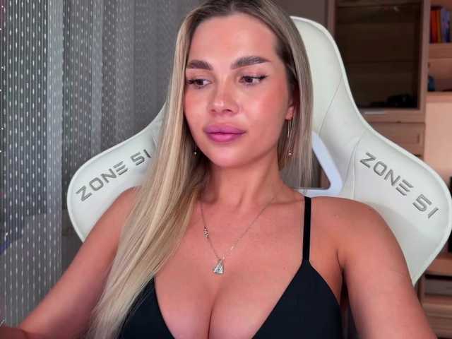 AlexaRayS's BongaCams show and profile