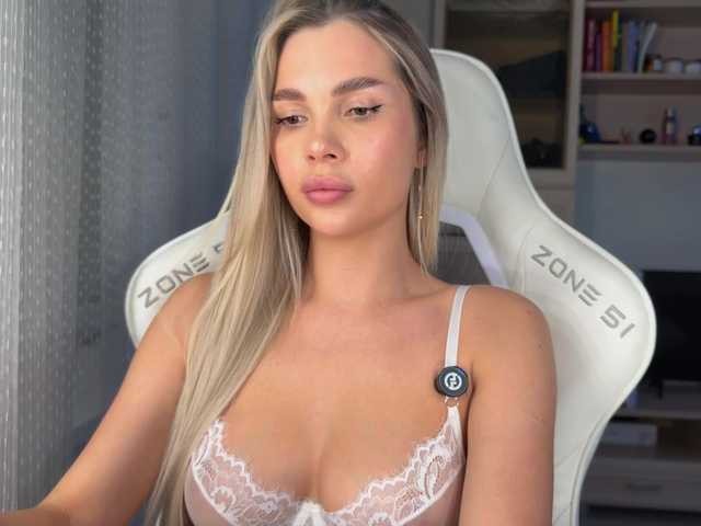 AlexaRayS's BongaCams show and profile