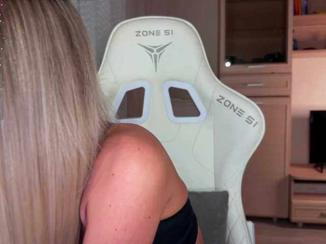 AlexaRayS's BongaCams show and profile