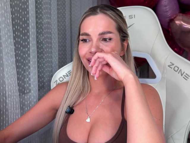 AlexaRayS's BongaCams show and profile